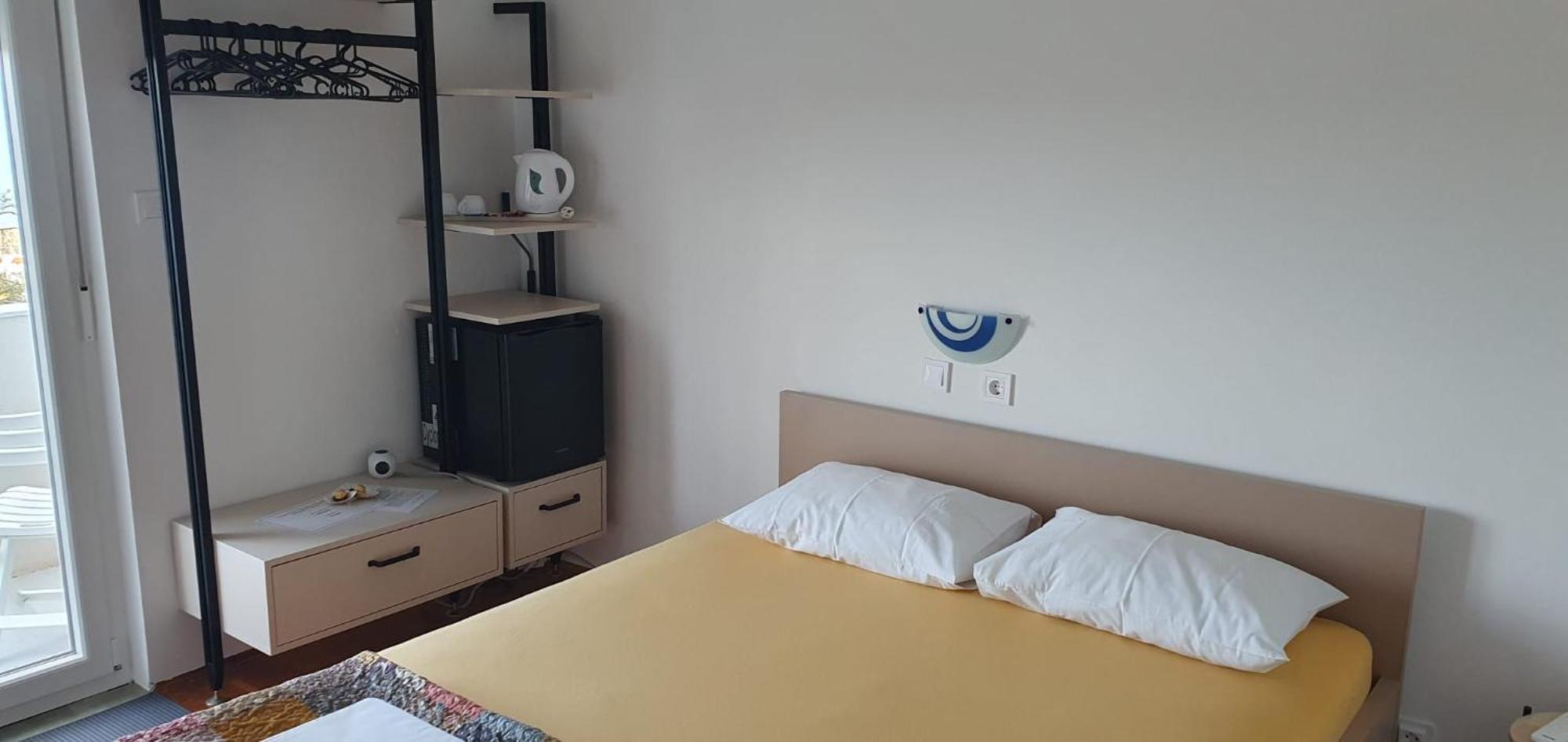 Apartments & Rooms Fam Ribaric Banjol Ruang foto