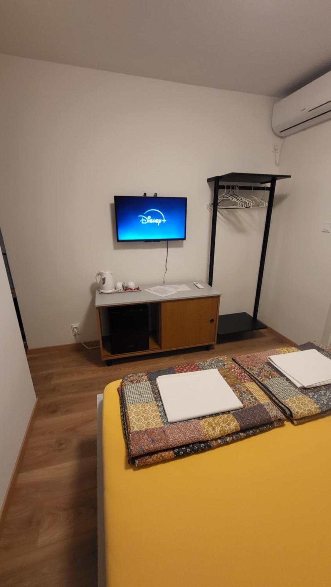 Apartments & Rooms Fam Ribaric Banjol Ruang foto