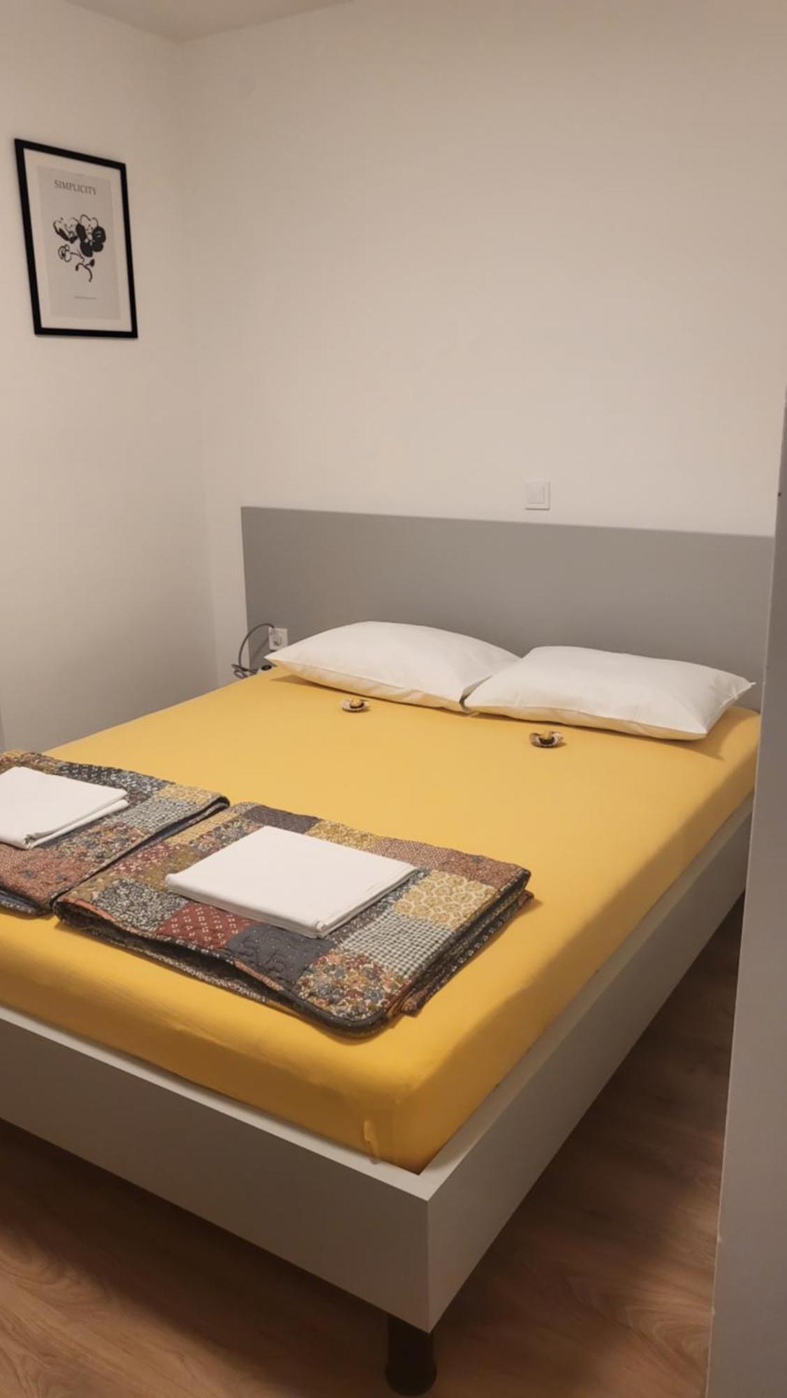 Apartments & Rooms Fam Ribaric Banjol Ruang foto