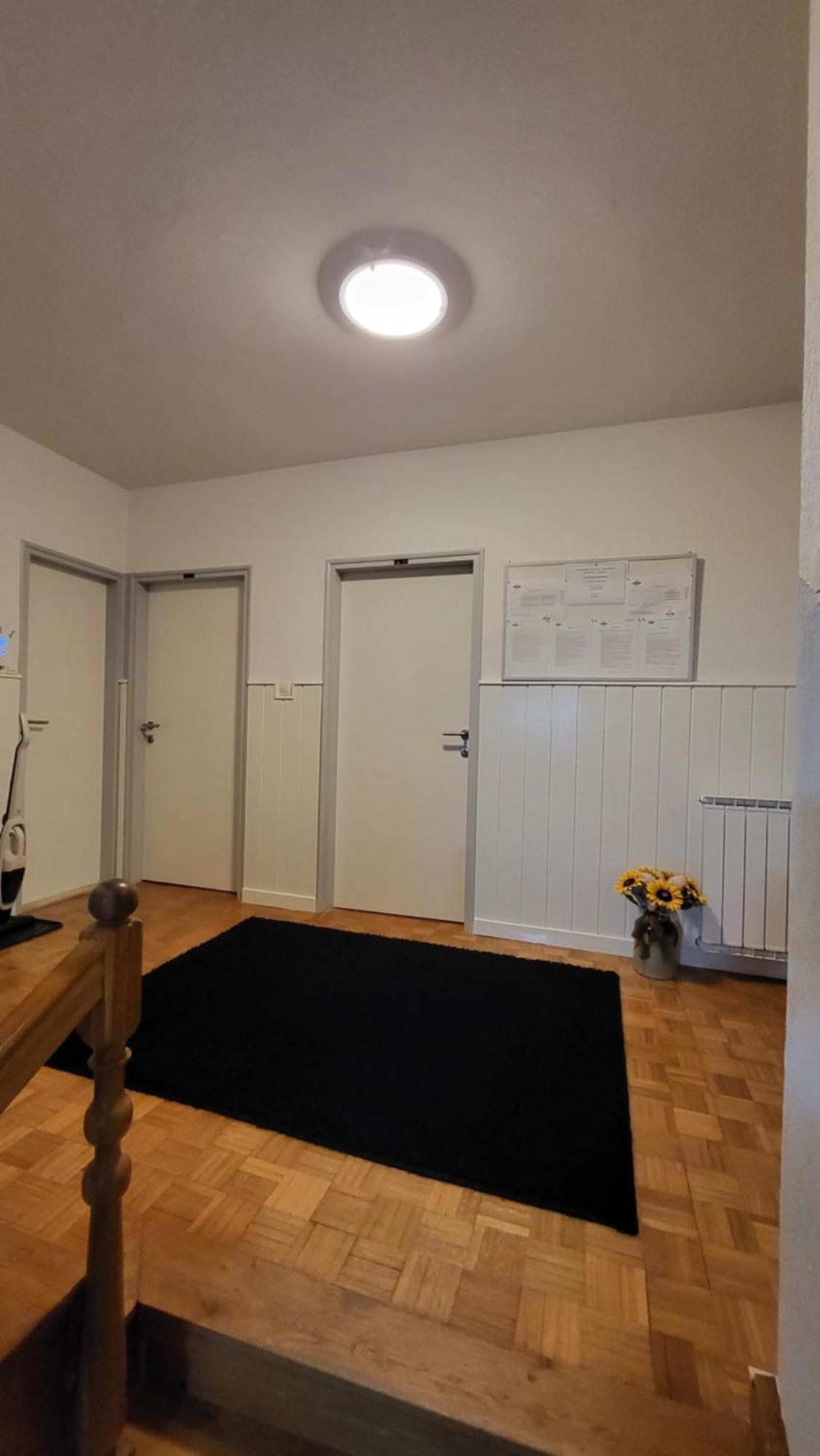 Apartments & Rooms Fam Ribaric Banjol Bagian luar foto