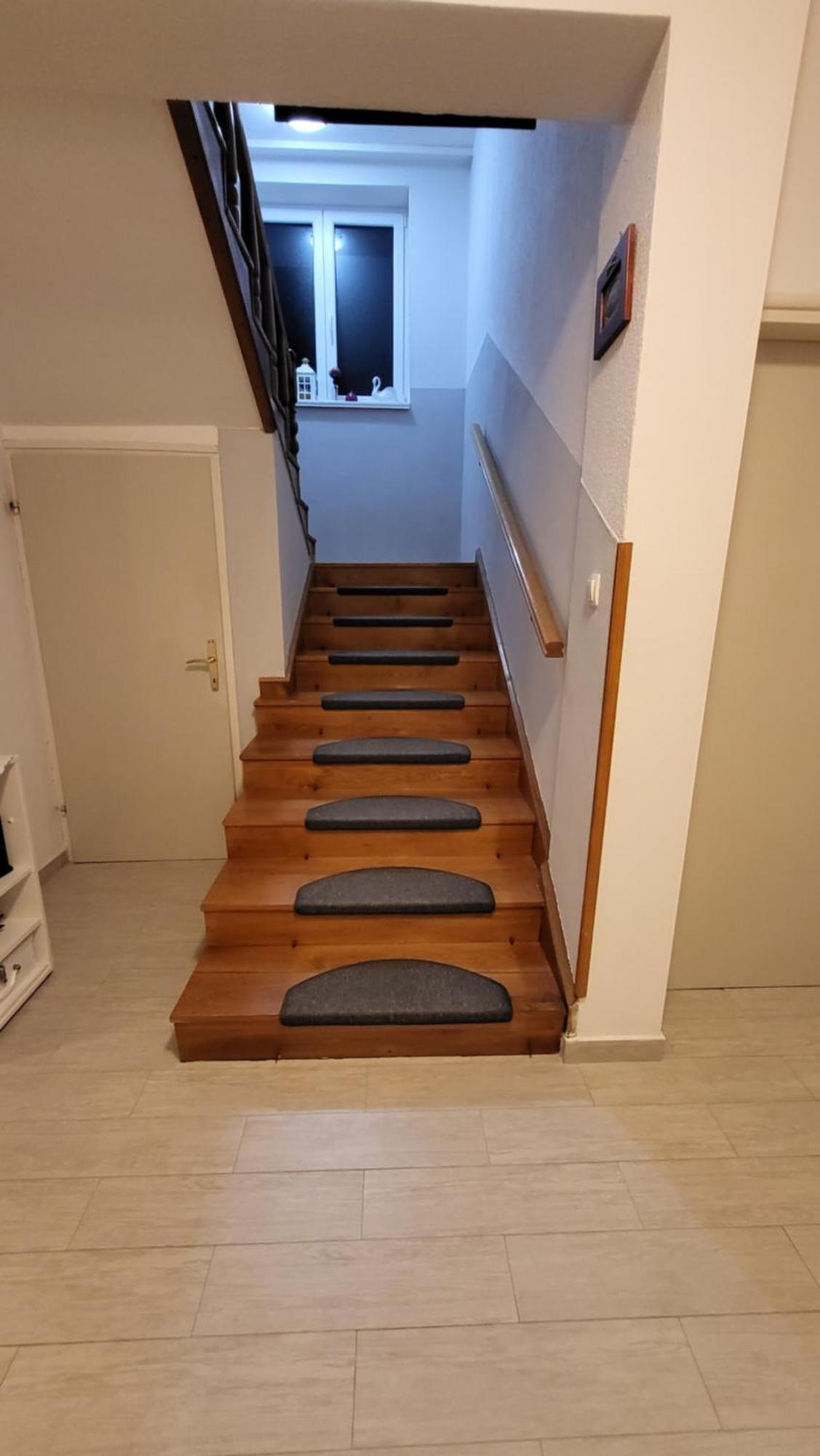 Apartments & Rooms Fam Ribaric Banjol Bagian luar foto