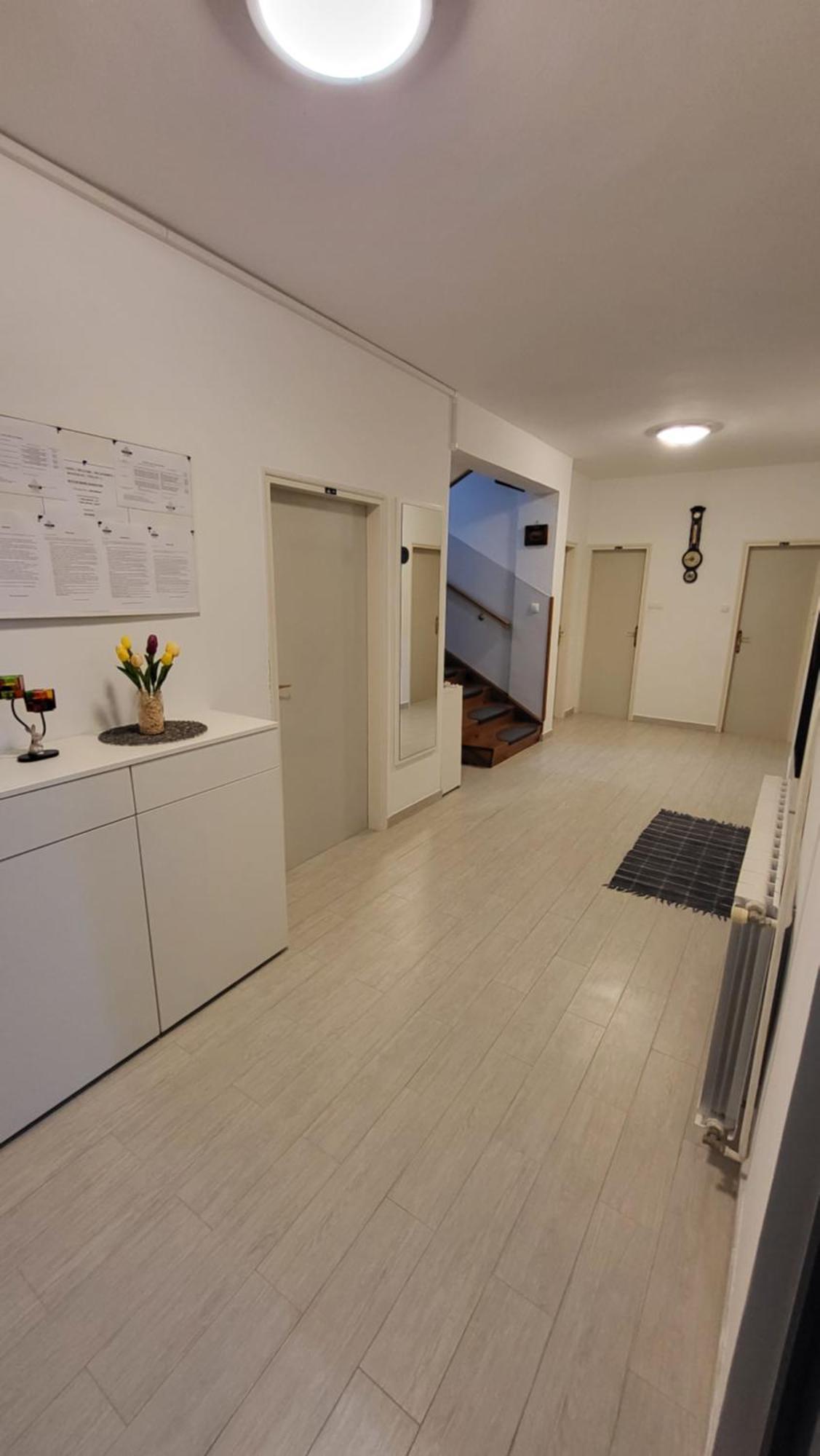 Apartments & Rooms Fam Ribaric Banjol Bagian luar foto